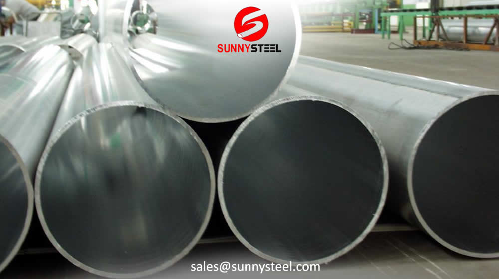 Stainless steel pipes for oil cracking